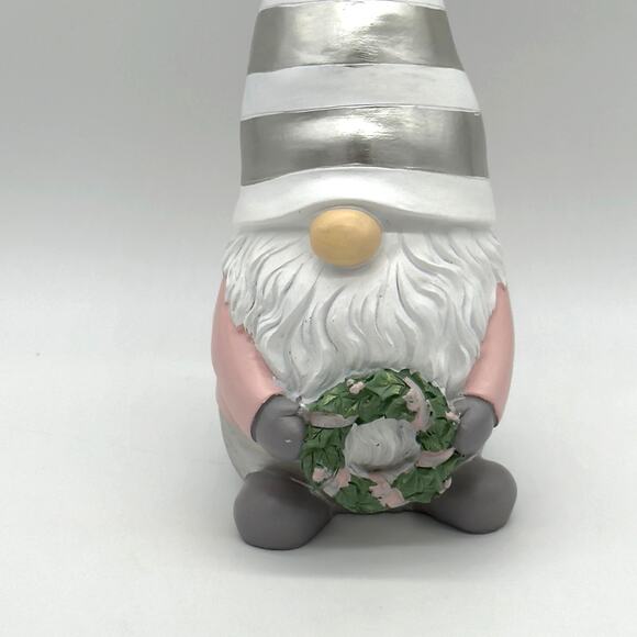 New Pink & Silver Metallic Resin 14" Christmas Gnome With Wreath - Picture 6 of 8